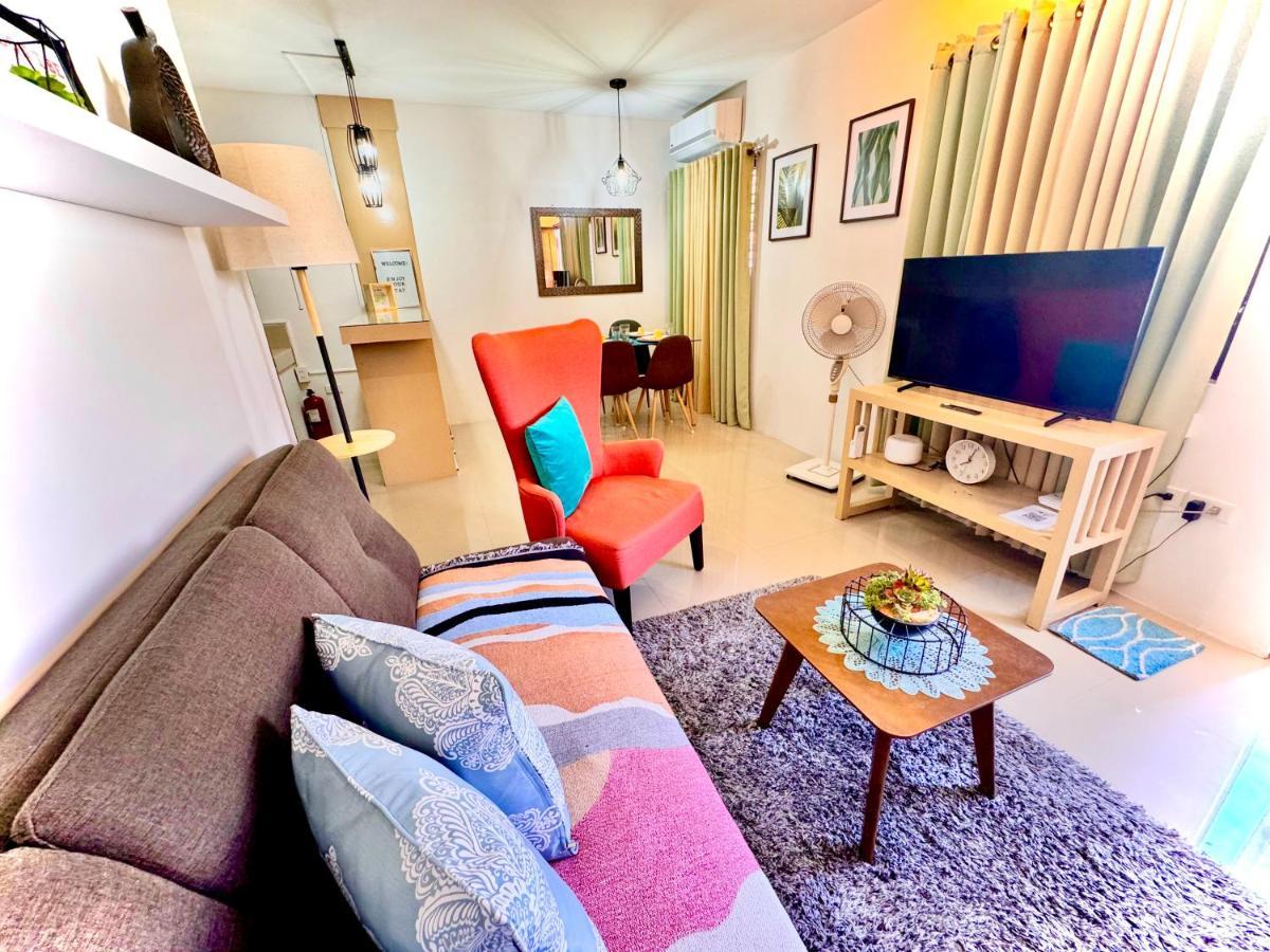 Fully Furnished Apartment With Netflix And Wifi Batangas Exterior foto